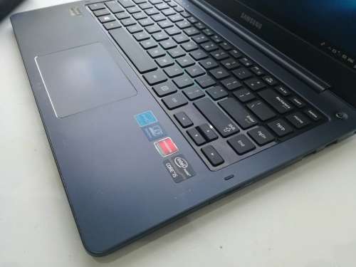 **Super ULTRABOOK**SAMSUNG SERIES 5 530u *i5-3320M*500gb+30GB SSD*READON GRAPHICS*JBL SOUND*